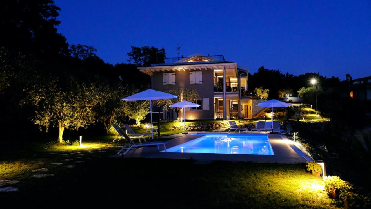Villa Nina - Apartments & Relax カプリーノ・ヴェロネーゼ エクステリア 写真
