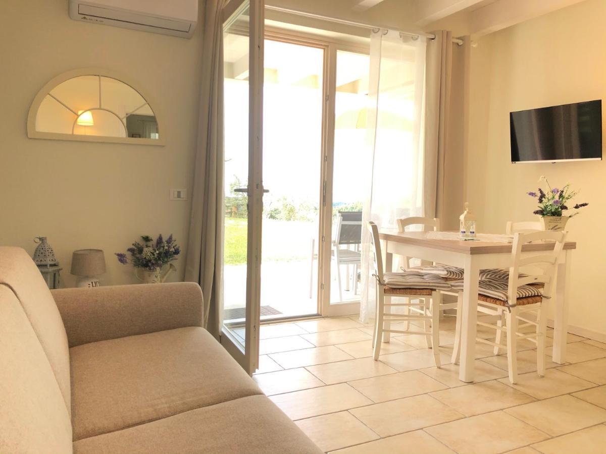 Villa Nina - Apartments & Relax カプリーノ・ヴェロネーゼ エクステリア 写真