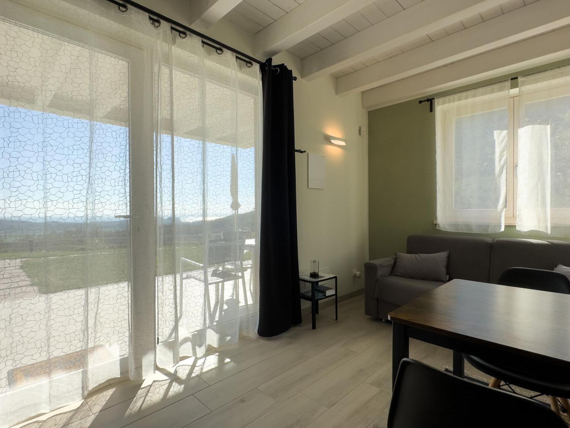 Villa Nina - Apartments & Relax カプリーノ・ヴェロネーゼ エクステリア 写真